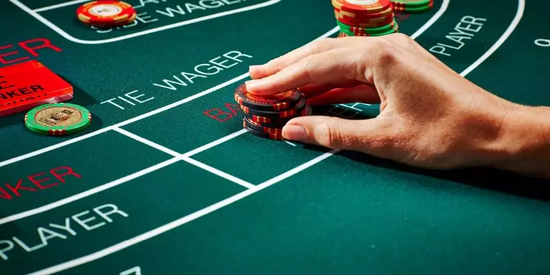 Luật chơi Baccarat có nhiều nét tương đồng với bài cào.