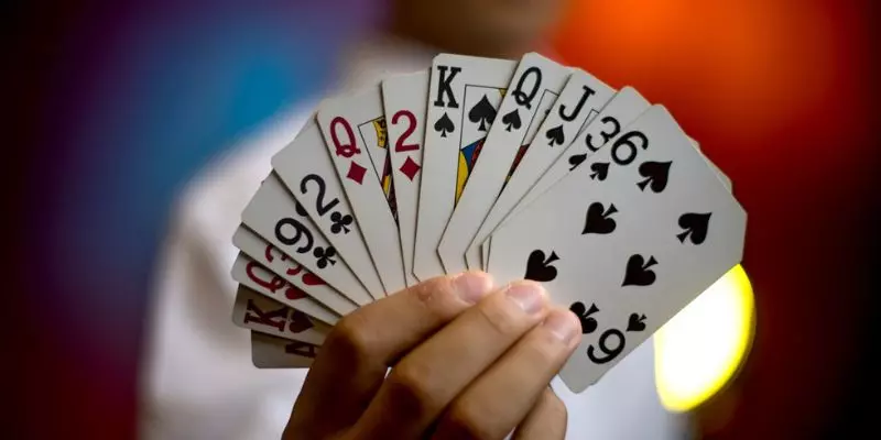 Cách đọc bài đối thủ trong phỏm giúp bạn chơi là thắng