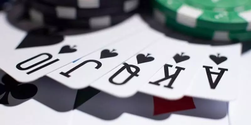 Cược thủ cần nắm chắc luật chơi xì tố.